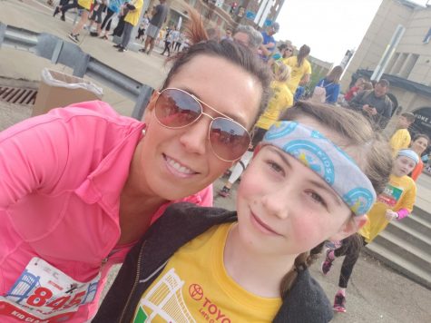 Dawson and her daughter take a selfie together at the Kids Marathon in Pittsburgh.