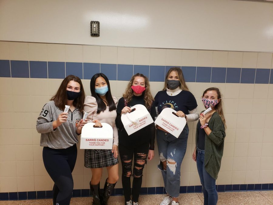 Senior Student Council members Sam Schury, Lilyanna Ritenour, Lucie Towers, Erin Popeck, and Madyson Frazee are excited to collect money for their class with this sweet fundraiser!