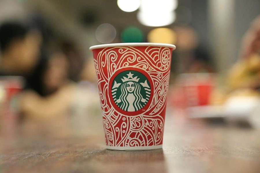 The+famous+red+cups+are+available+for+drinks+that+are+served+hot.+The+iced+drinks++have+snowflakes+on+their+cups.+Starbucks+also+provides+reusable+travel+mugs+that+are+just+delightful+for+holiday+cheer%21
