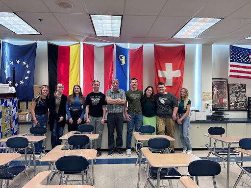 Herr McLaughlin’s German V Class stands together for a class picture. The class has allowed each of these students to know and connect to Herr McLaughlin on a personal level. From left: Ashleigh Tuite, Riley Dunn, Hannah Tiederman, Brett Phillips, Herr McLaughlin, Andrew Harshman, Olivia Herrnberger and Sierra Craig.