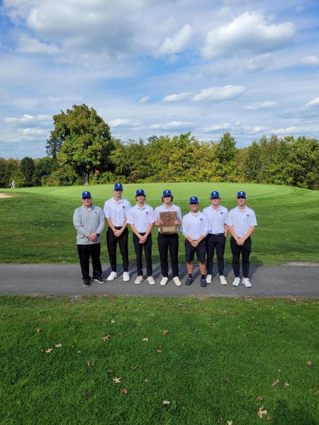 The Trinity High School boys’ varsity golf team was presented with the Section Team Champion Award to commemorate their victory in their section. This award was presented during WPIAL team semi-finals on Tuesday, October 10, 2023 at Duck Hollow Golf Club.