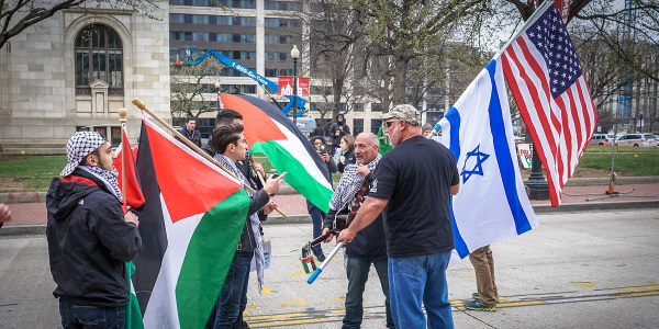  This is an example of pro-Israeli and pro-Palestinian protests that have been taking place all over the world.